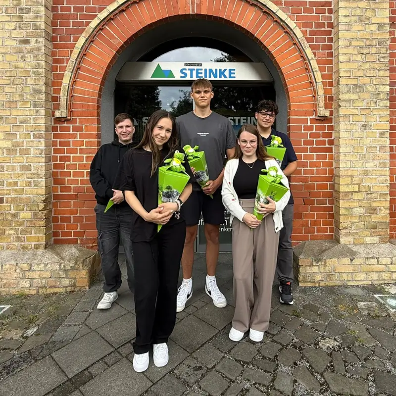 5 junge Menschen starten ihre Ausbildung bei Steinke