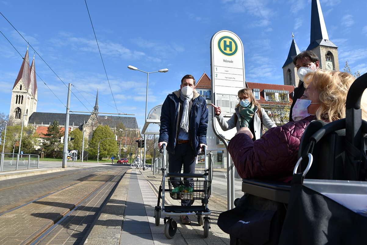 Die Nutzung öffentlicher Verkehrsmittel gehörte auch zu den vorher festgelegten Aufgaben für Herrn Szarata